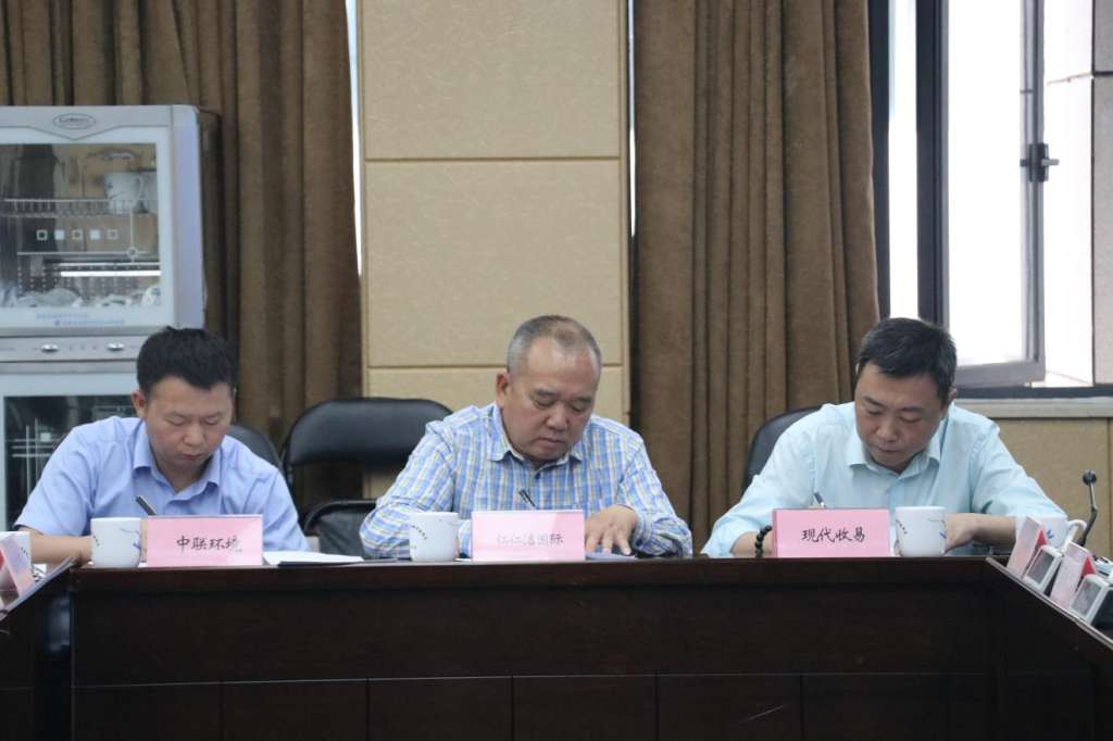 市环境卫生服务中心办公室主任 蔡可兵益阳市环境卫生管理处副主任